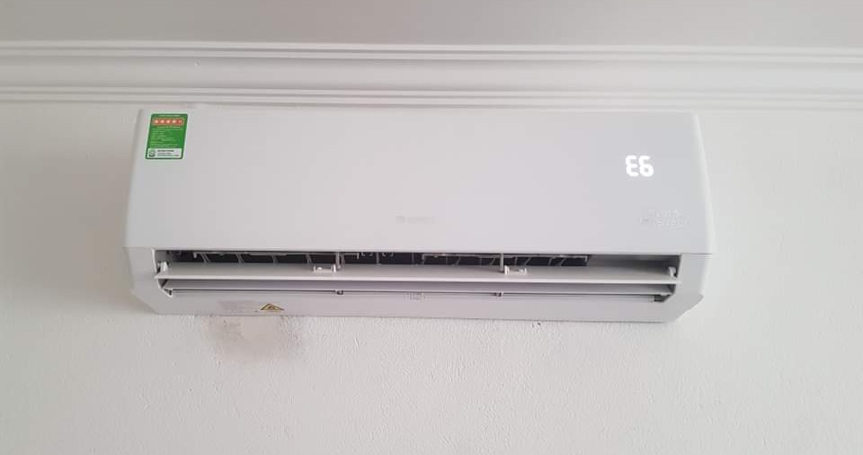 điều hòa gree inverter báo lỗi E6