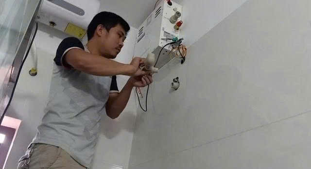 lắp máy xông hơi