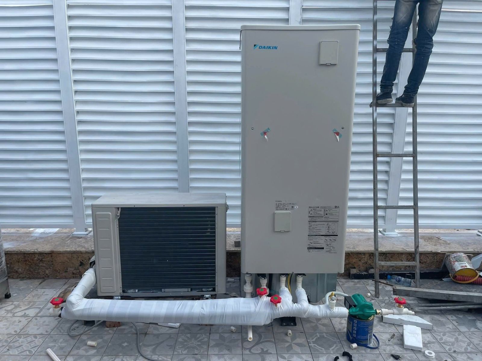 máy bơm nhiệt CO2